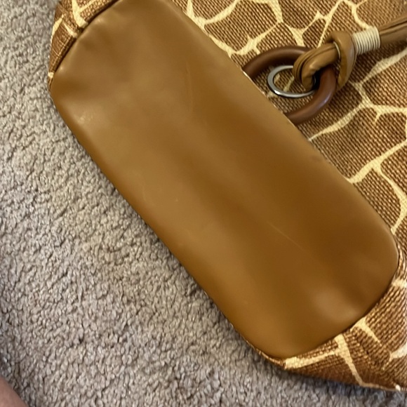 LIKE NEW FORTUNA VALENTINO STRAW TOTE - Picture 10 of 13